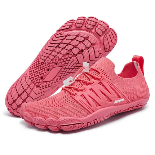 Wide toe walking - wide, running